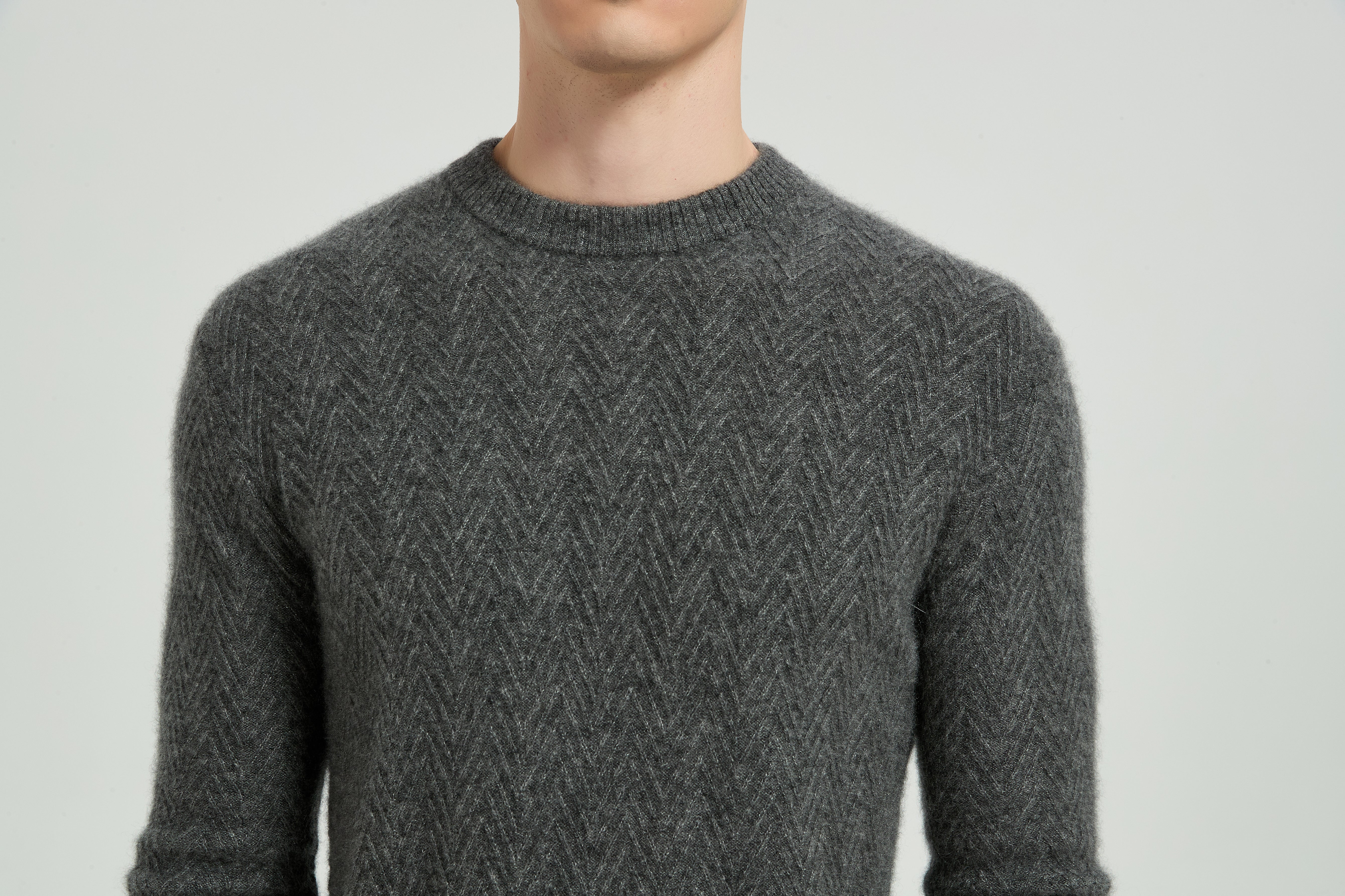 New Arrival Men's Dark Grey Chenron Pattern Silk Cashmere Pullover From Chinese Factory