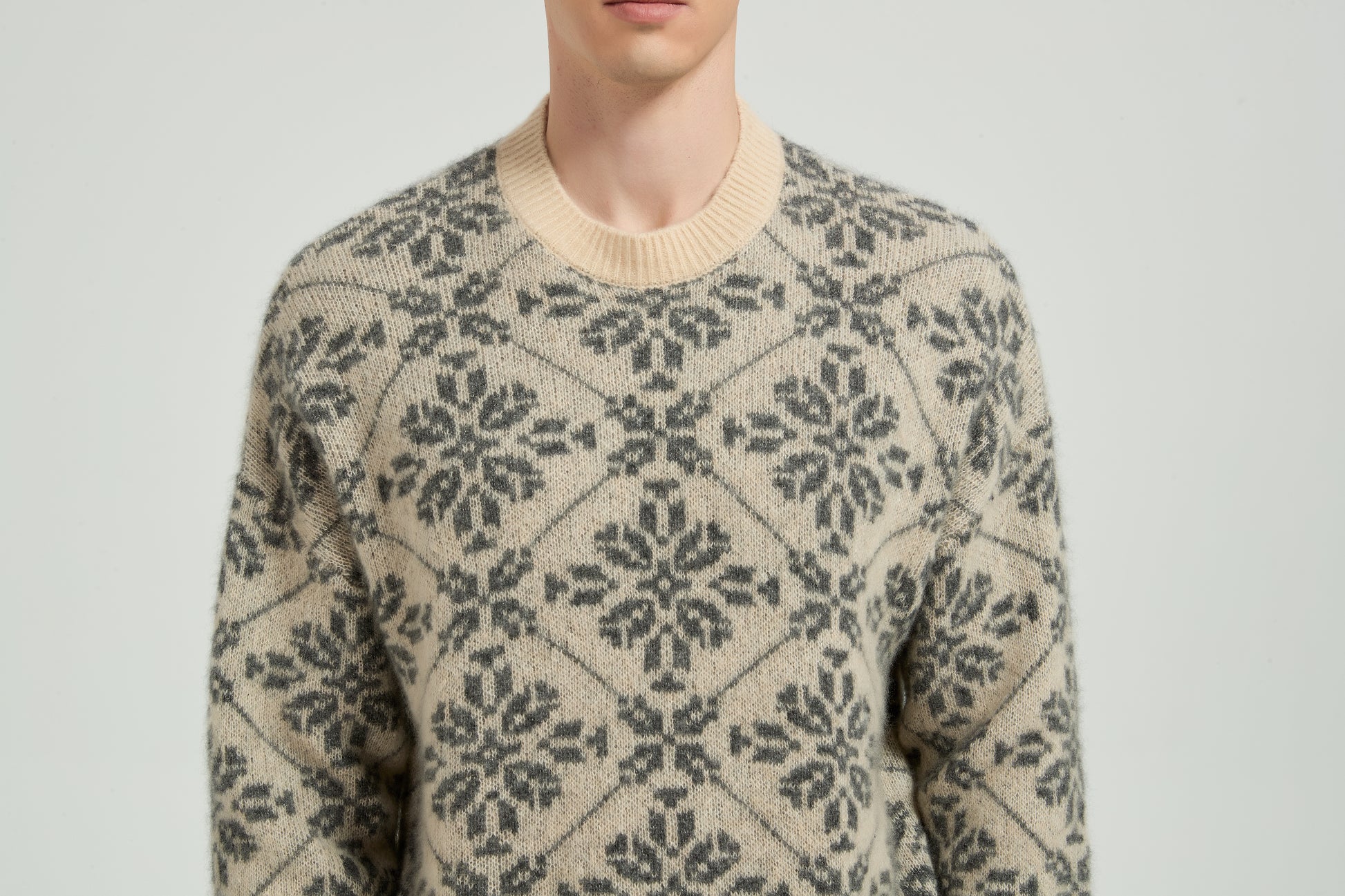 New Arrival High Quality Men's Classic Geometric Jacquard Silk Cashmere Crewneck From Chinese Factory