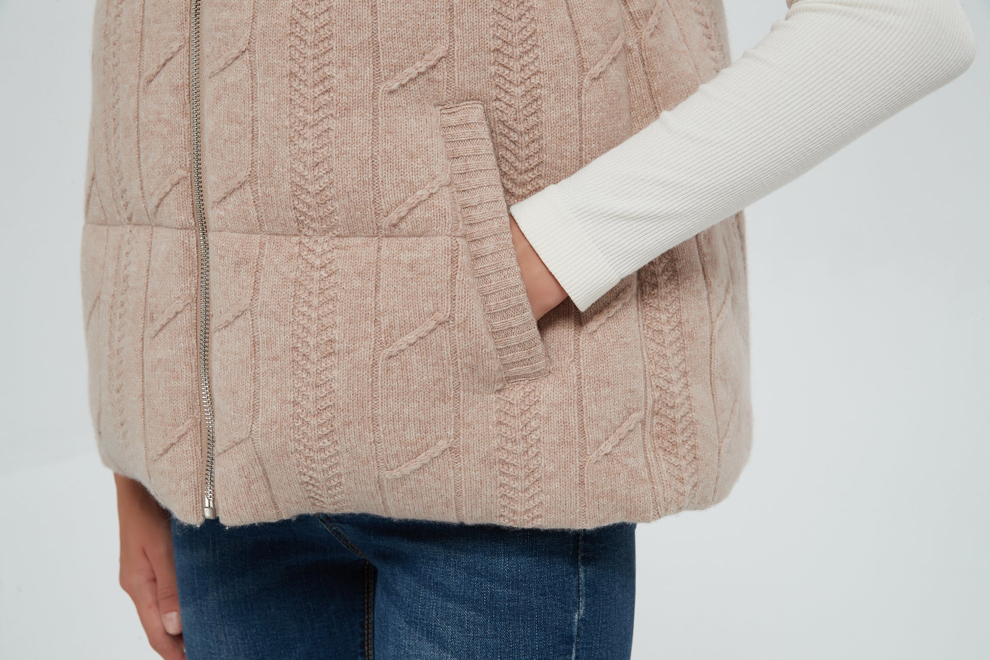New design wholesale high quality women cable knit stand collar down vest from Chinese manufacture