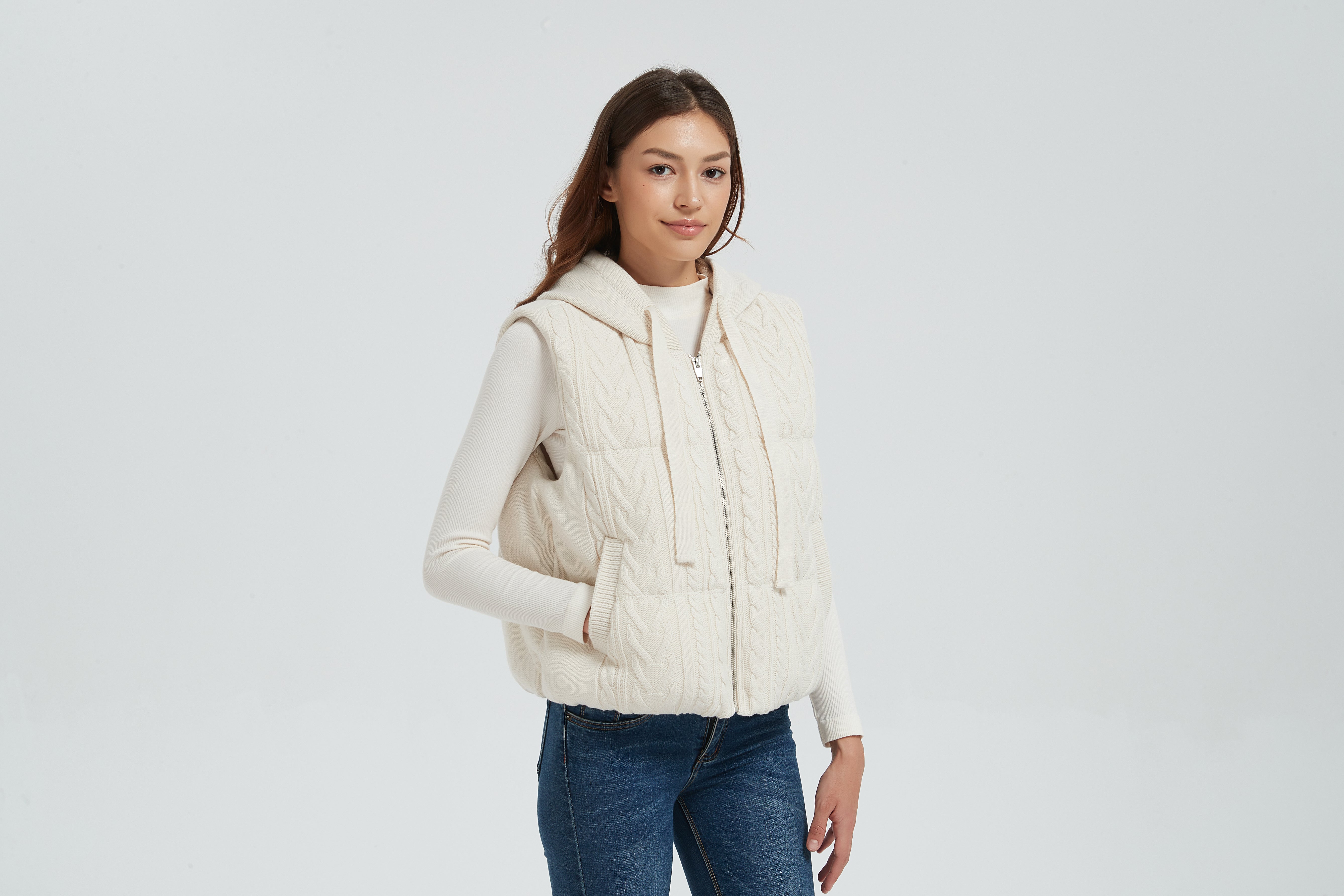 New design high quality women white hooded cashmere down vest from Chinese manufacture
