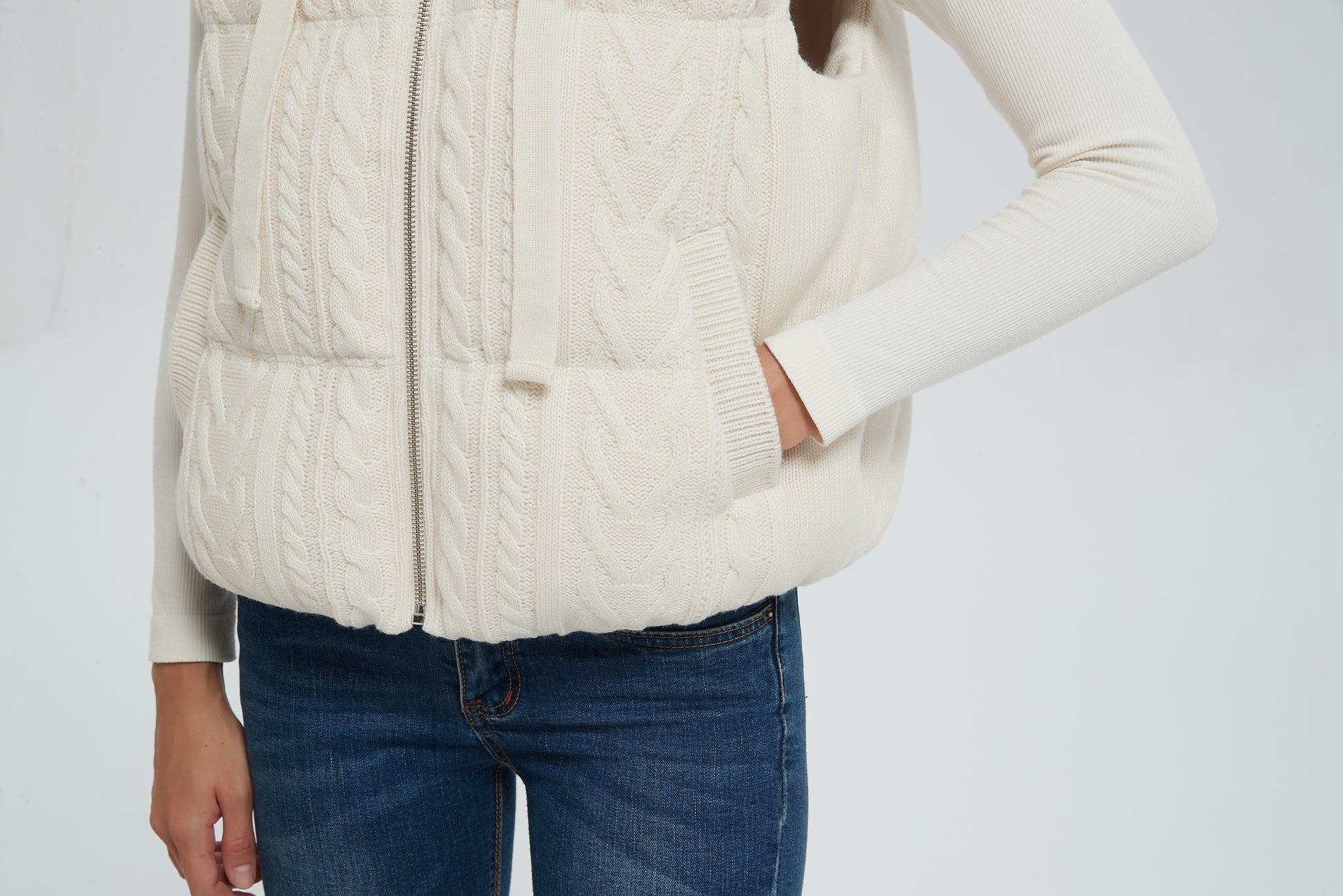New design high quality women white hooded cashmere down vest from Chinese manufacture