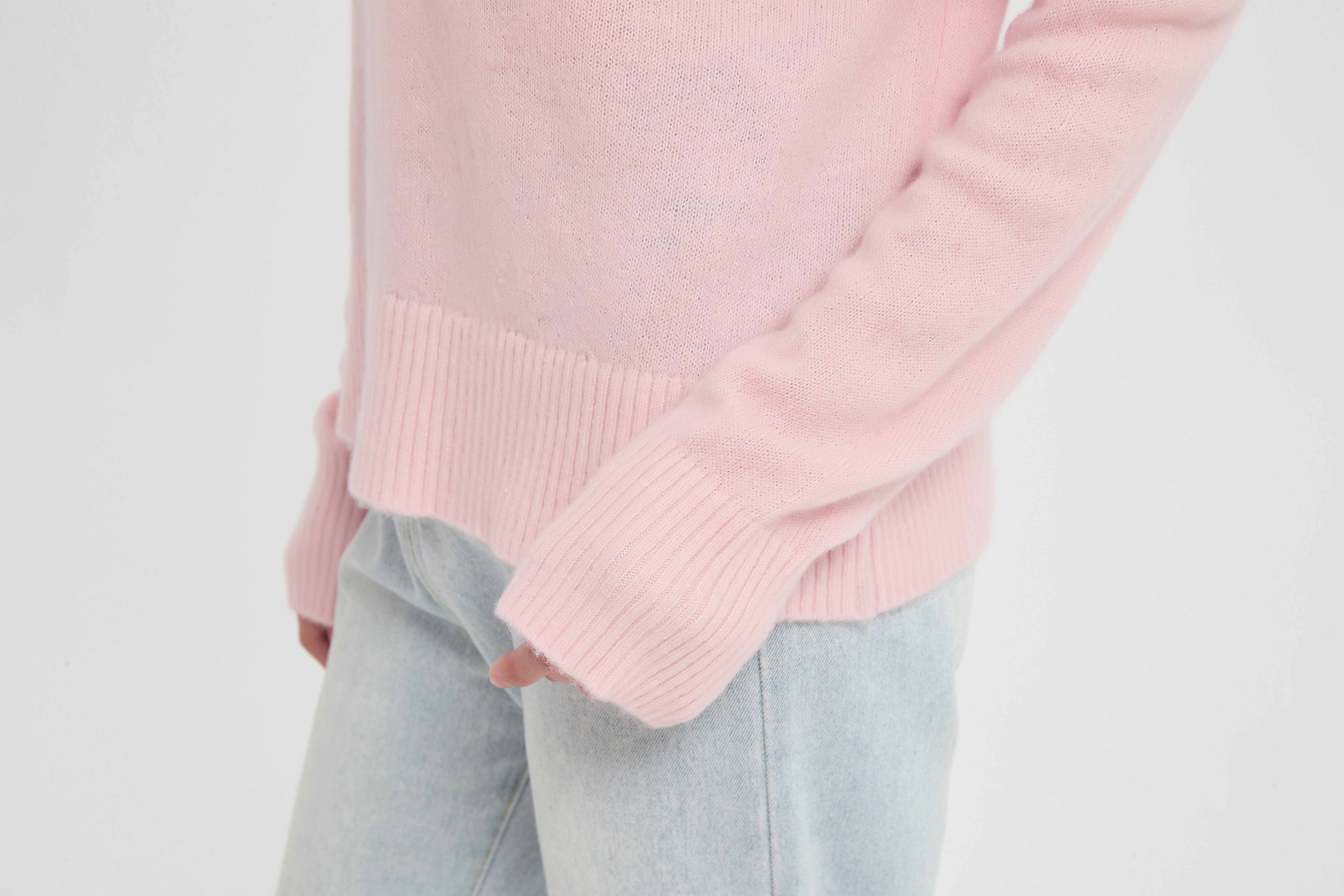 New Arrival High Quality Women's Alpaca Cashmere V-Neck Sweater from China